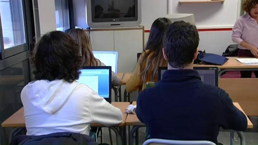 El Gobierno impulsa un sistema de becas Erasmus nacional para estudiantes de Instituto