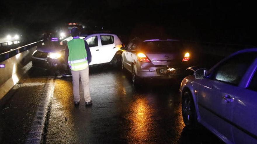 Aparatoso accidente en la autopista en dirección Baiona