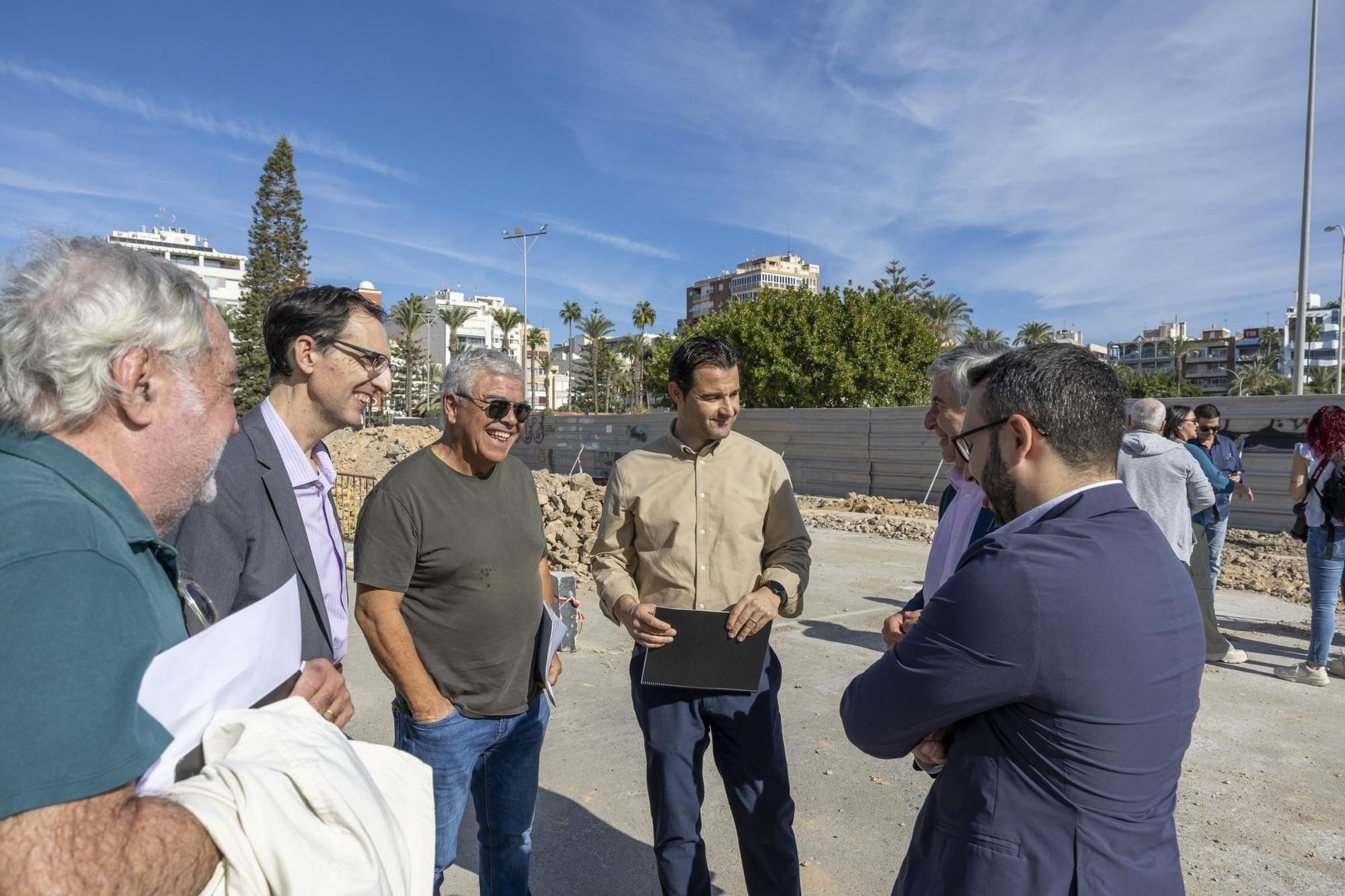 El Ayuntamiento de Torrevieja asegura que preservará el Muelle Mínguez y La Marina en las obras de remodelación del entorno portuario