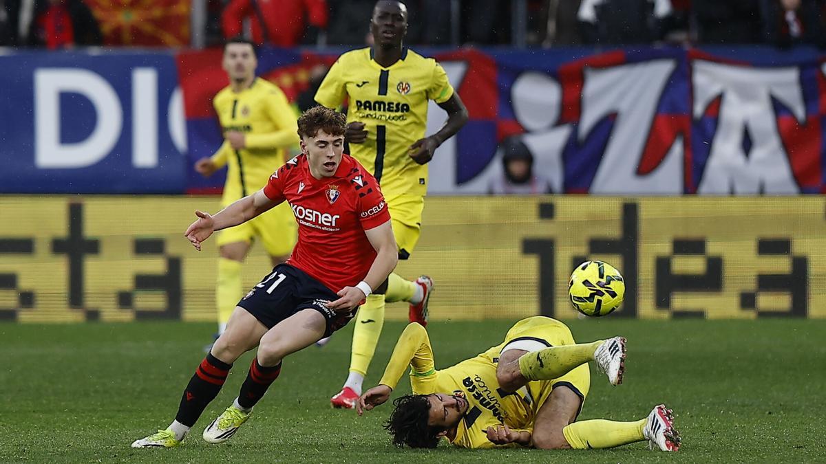 Víctor Muñoz, en un Osasuna - Villarreal en El Sadar