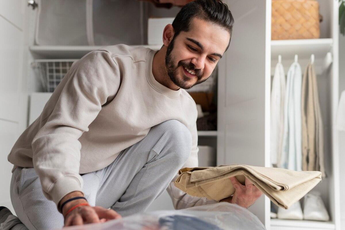 Todo lo que necesitas para guardar la ropa de verano y hacer un cambio de armario organizado