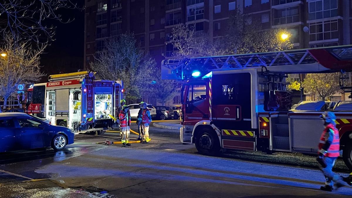 Los bomberos, en el siniestro, esta madrugada