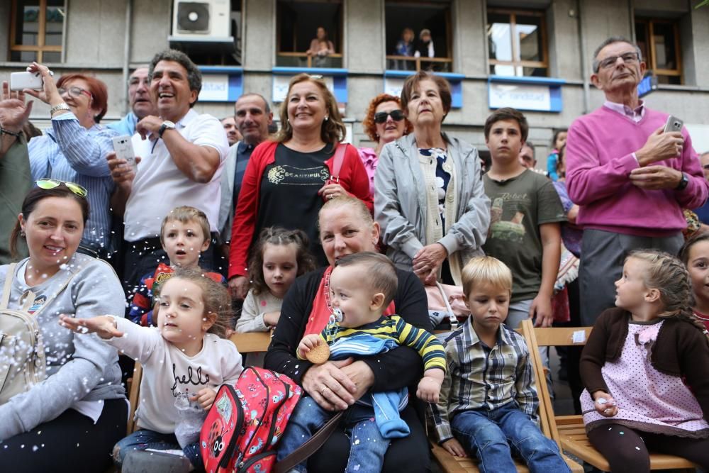 Desfile del Día de América en Asturias dentro de las fiestas de San Mateo de Oviedo