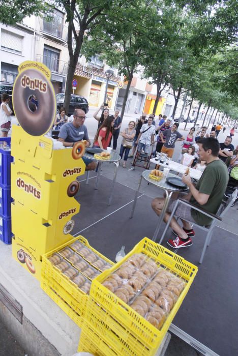 Primer concurs de menjar donuts a Salt