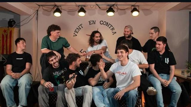 Imagen de los miembros de Low Kost, el joven grupo de la Safor