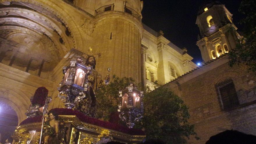 El Señor de la Cena, peregrino de la Esperanza en la Catedral en el vía crucis