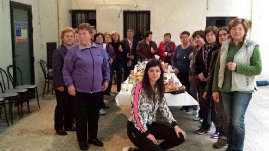 Las alumnas de pilates de Forcarei terminan el curso