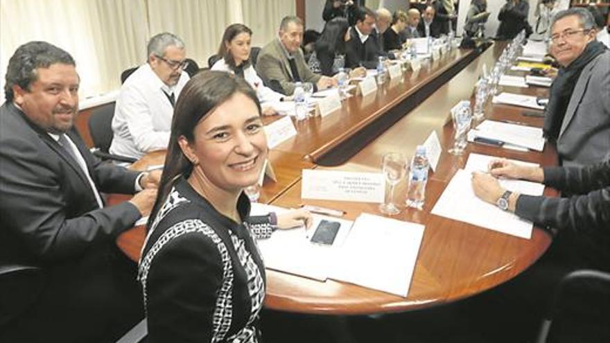 Diputación ofrece asesoramiento a los 17 despedidos del Provincial