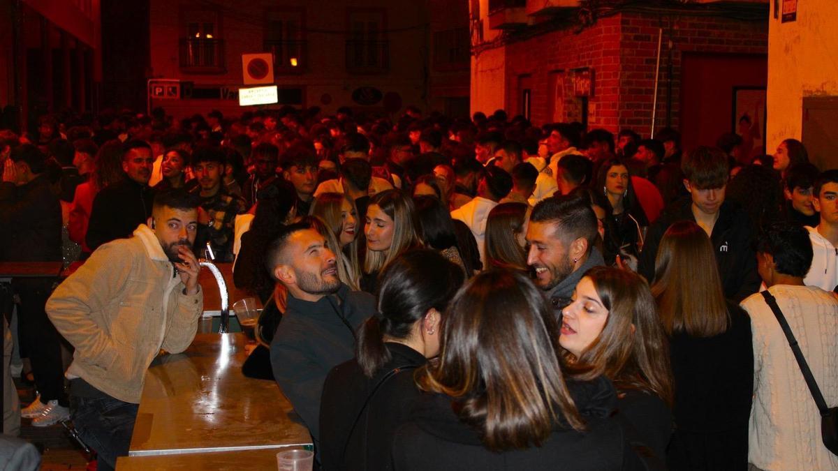 Barra exterior instalada en una de las plazas de Lorca, en una imagen de archivo.