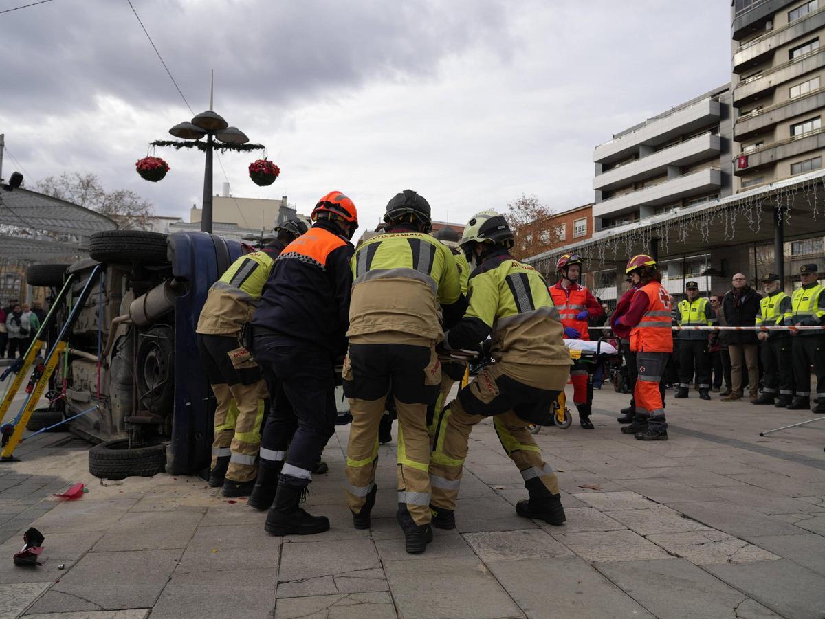 Simulacro de accidente en La Marina
