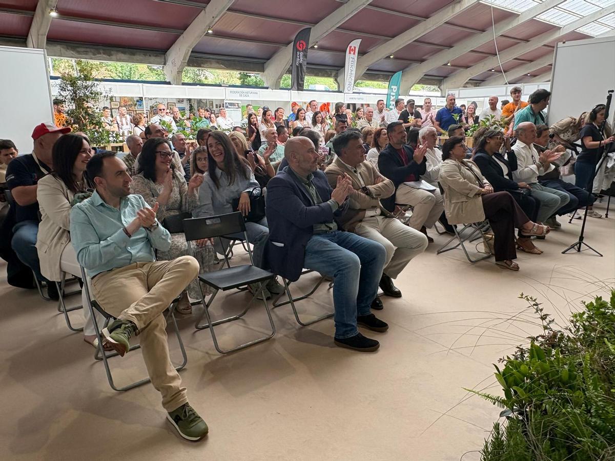 Narcenatur abre sus puertas con la presentación del “oso rubio” y actividades para escolares