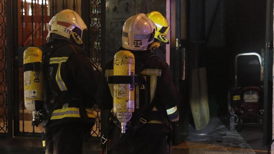 Dos afectados por humo en el incendio de una vivienda en el Sector Sur