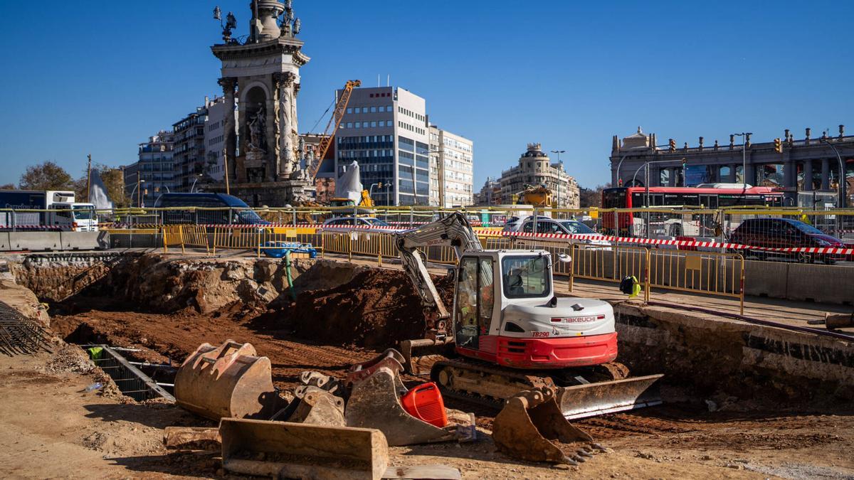 Obras en plaza Espanya por las obras de Ferrocarrils