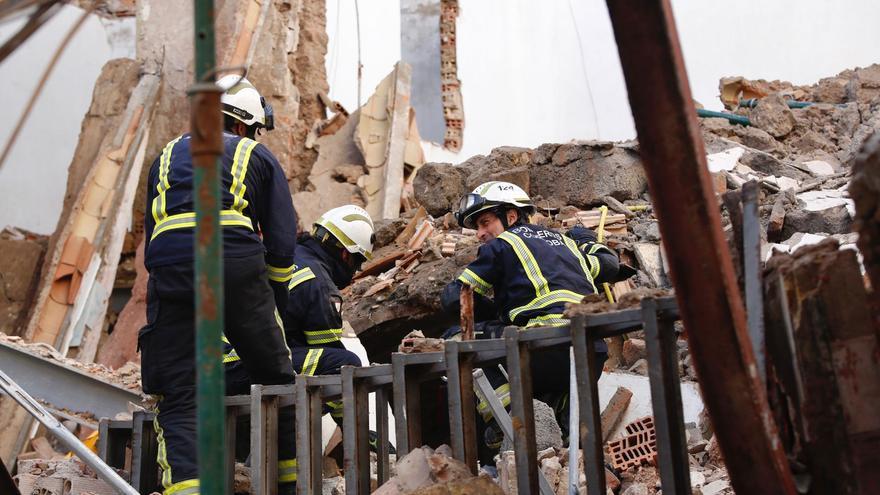 Derrumbe de una casa en construcción en la calle San Acisclo de Córdoba