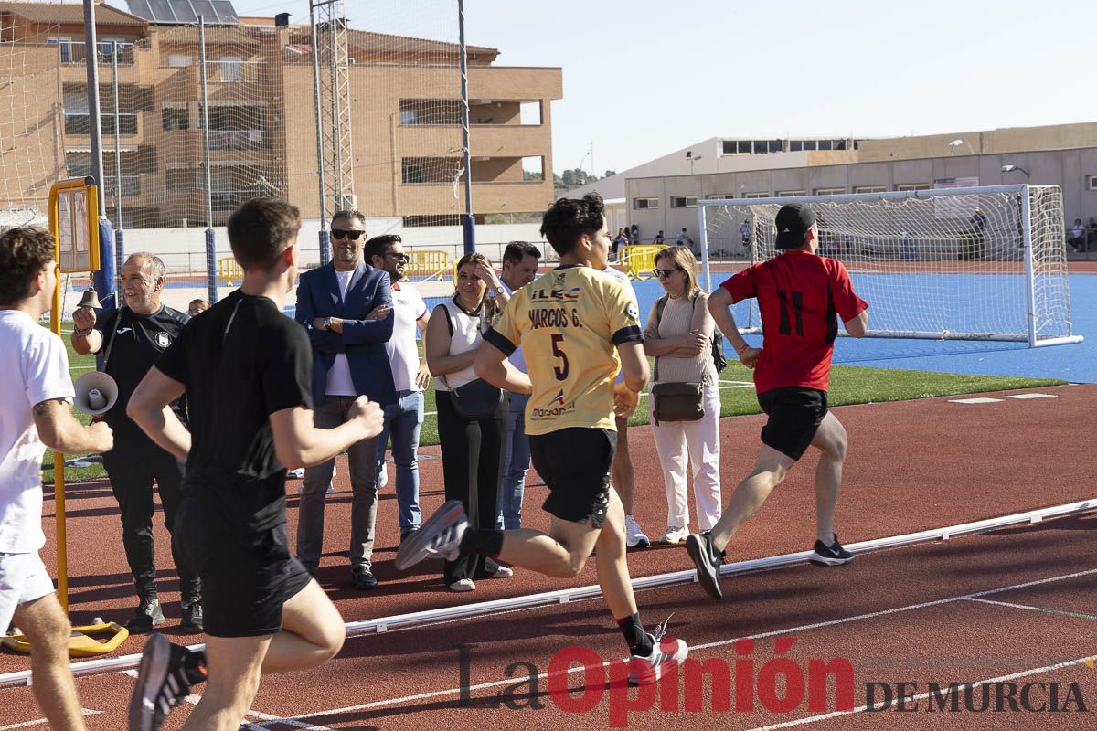 Abel Antón visitaba la Escuela Municipal de Atletismo de Caravaca