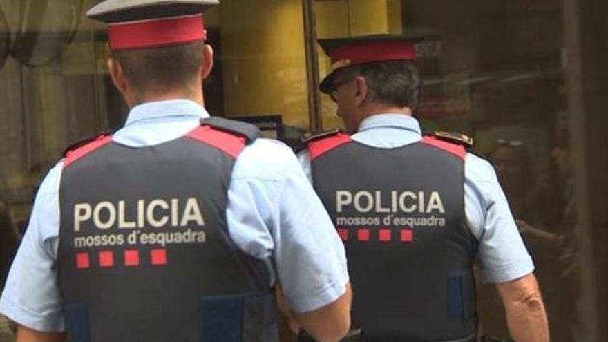 Agents dels Mossos en una imatge d&#039;arxiu