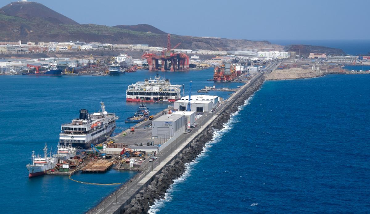 Dique Reina Sofía del Puerto de La Luz y de Las Palmas.
