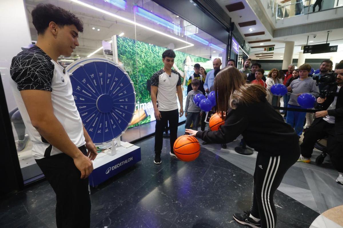 Inauguración de la nueva tienda de Decathlon en en el Centro Comercial Arena de València