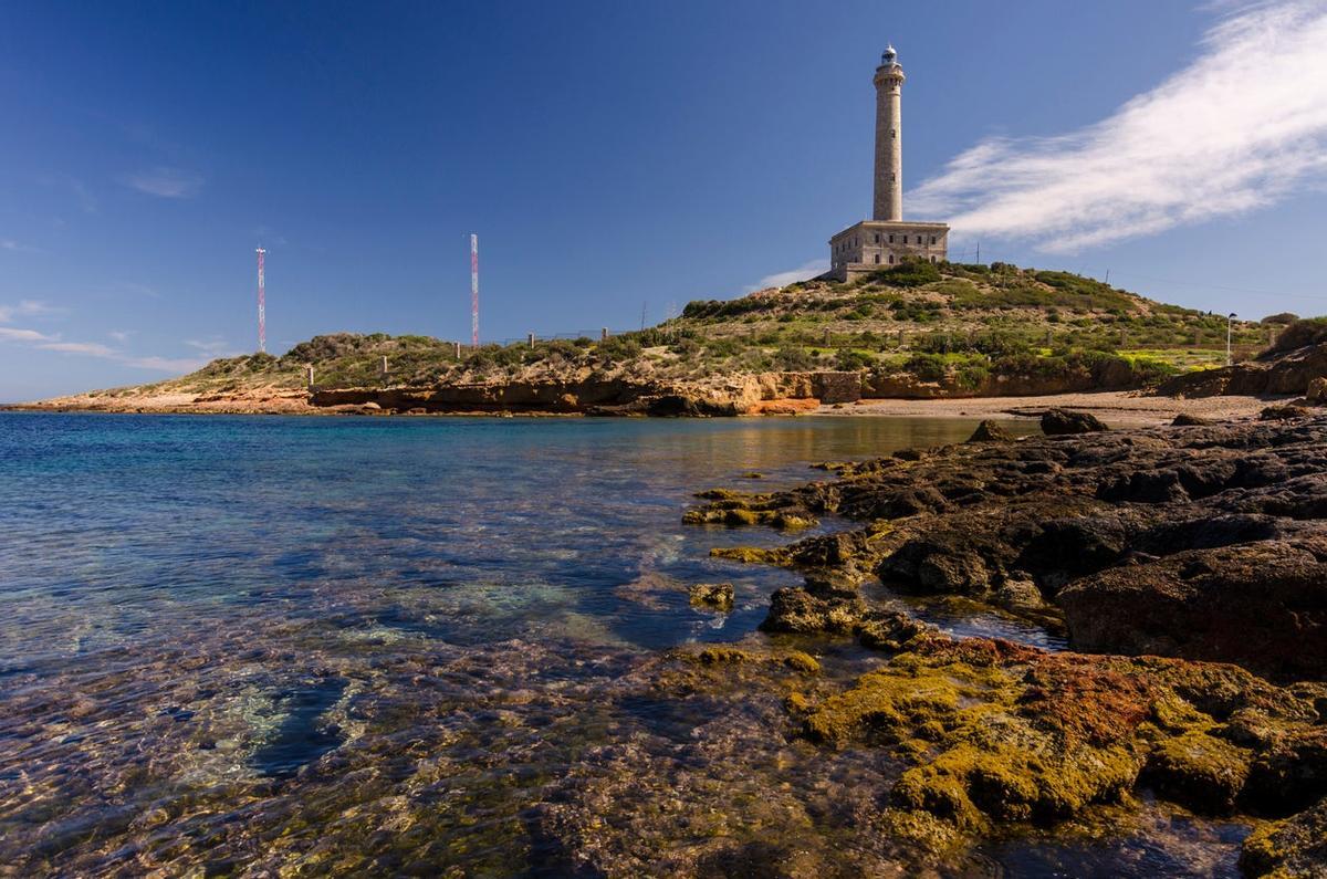 Cabo de Palos es el destino perfecto para los que van en busca del mar