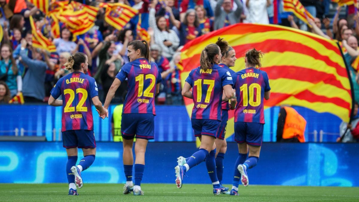 Patri, Pajor, Graham, Ona celebran un gol del Barça ante el Bayern
