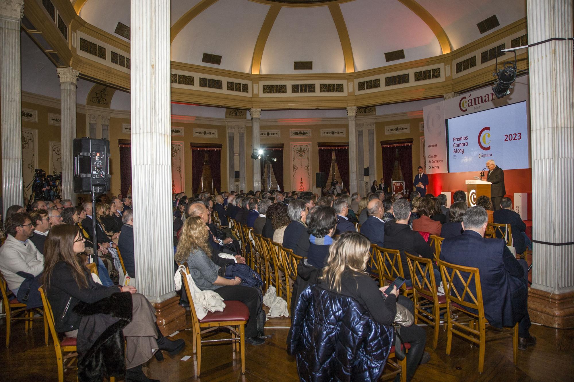 Respaldo social a la entrega de premios de la Cámara de Alcoy