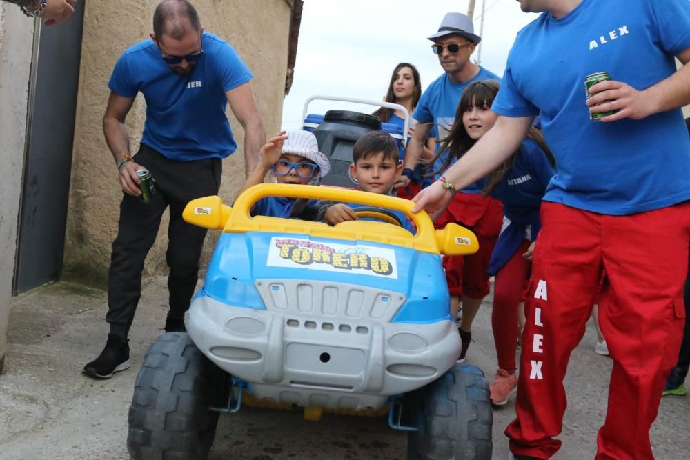 Fiestas del Cristo de Morales: Desfile de peñas