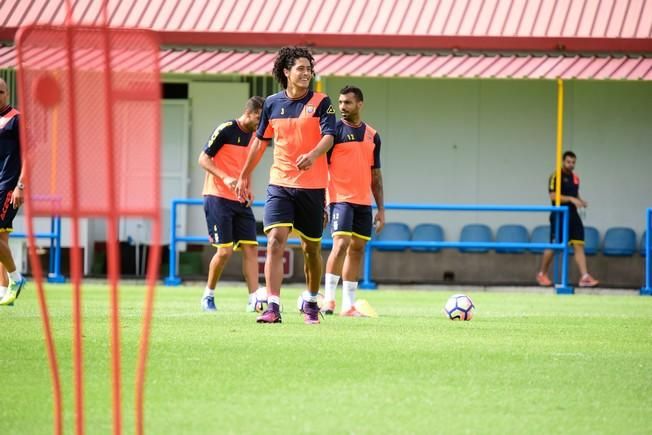 Entrenamiento UD Las Palmas en Barranco Seco ...