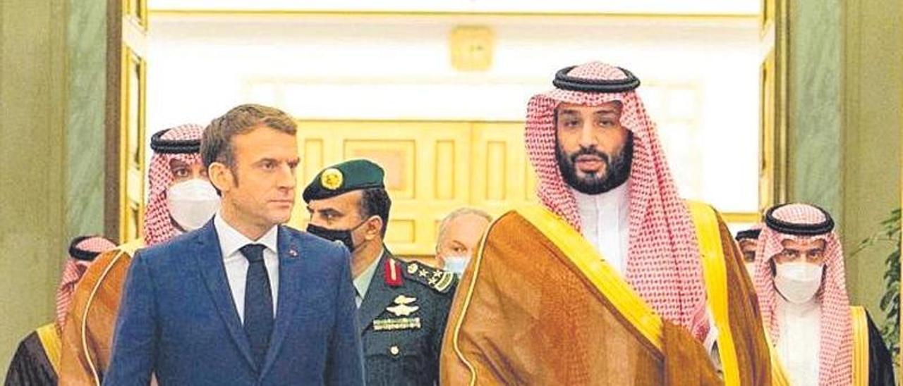 Mohamed bin Salman, junto a Emmanuel Macron