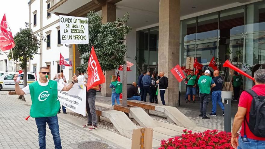 El bloque que impulsa el convenio del Puerto se queda sin mayoría sindical