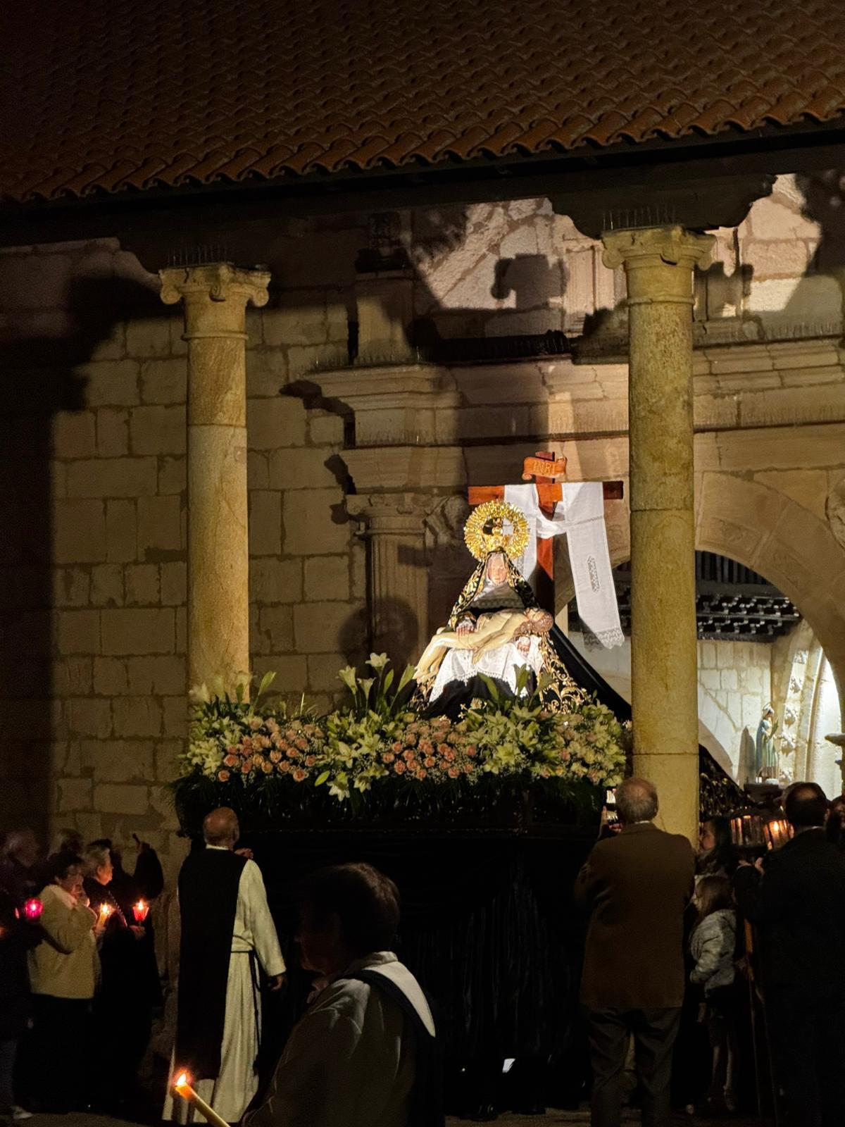 GALERÍA| La procesión de Nuestra Madre de las Angustias en El Perdigón