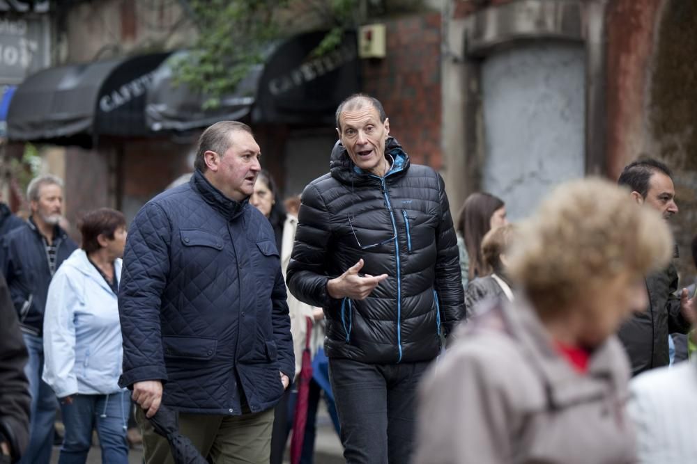 Manifestación contra los retrasos en las obras de soterramiento en Langreo