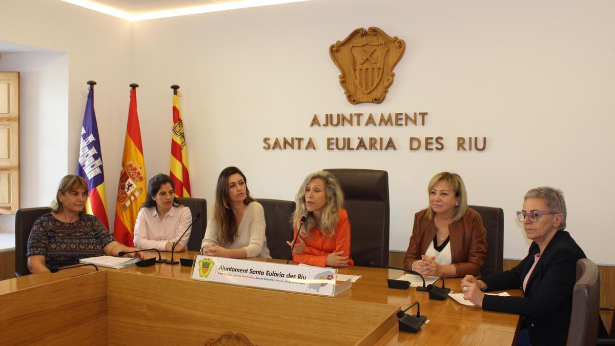 Presentación del servicio de atencion psicológica a menores del Ayuntamiento de Santa Eulària.