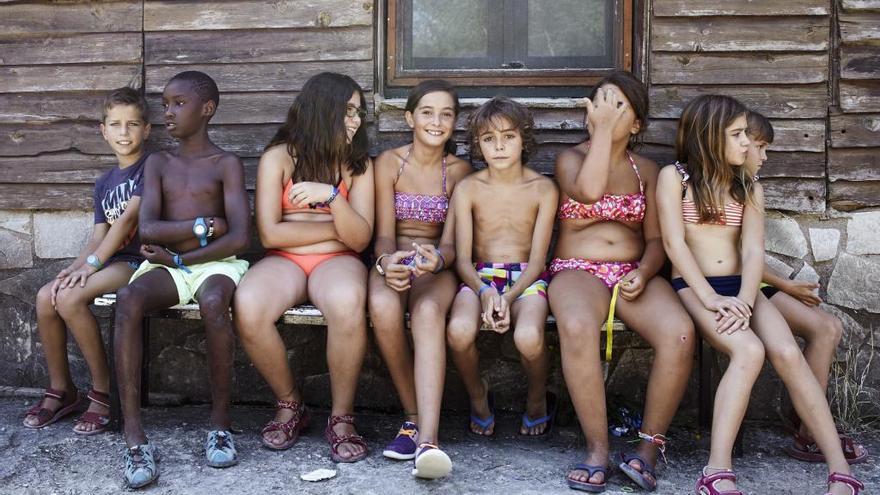 Jóvenes asistentes a los campamentos de verano organizados por la fundación.