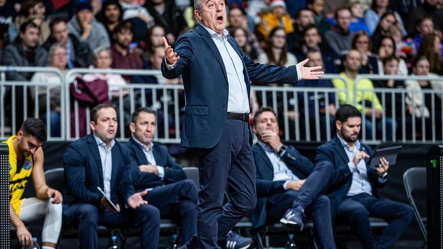 Vidorreta abre los brazos durante el partido de ayer.