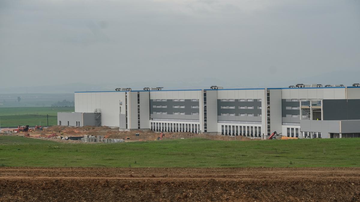 Amazon en Badajoz | El centro de Amazon en Badajoz no estará terminado  antes de final de año