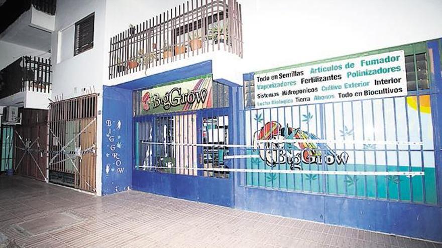 El local de la asociación  del cannabis medicinal, ayer, precintado.