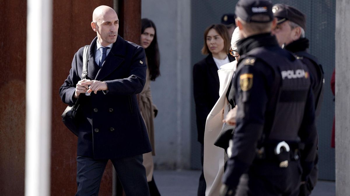 Rubiales fue al banquillo de los acusados por el beso no consentido a Jenni Hermoso