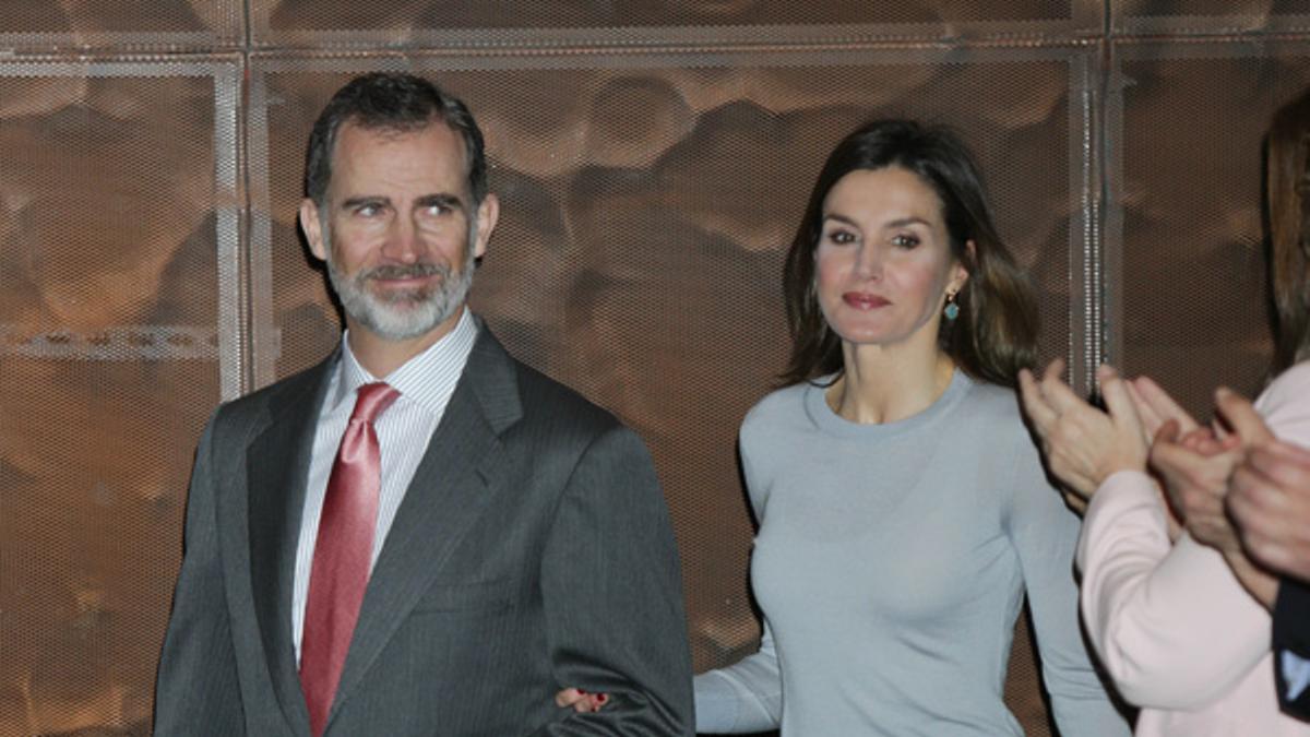 Letizia Ortiz con falda de flores de Hugo Boss