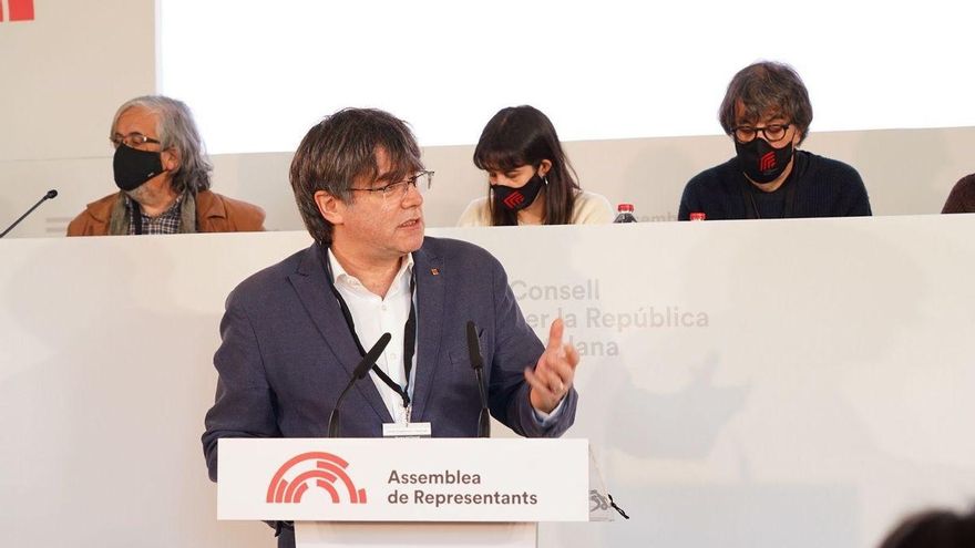 La defensa de Puigdemont reclama al juez de Volhov aclarar si está investigado