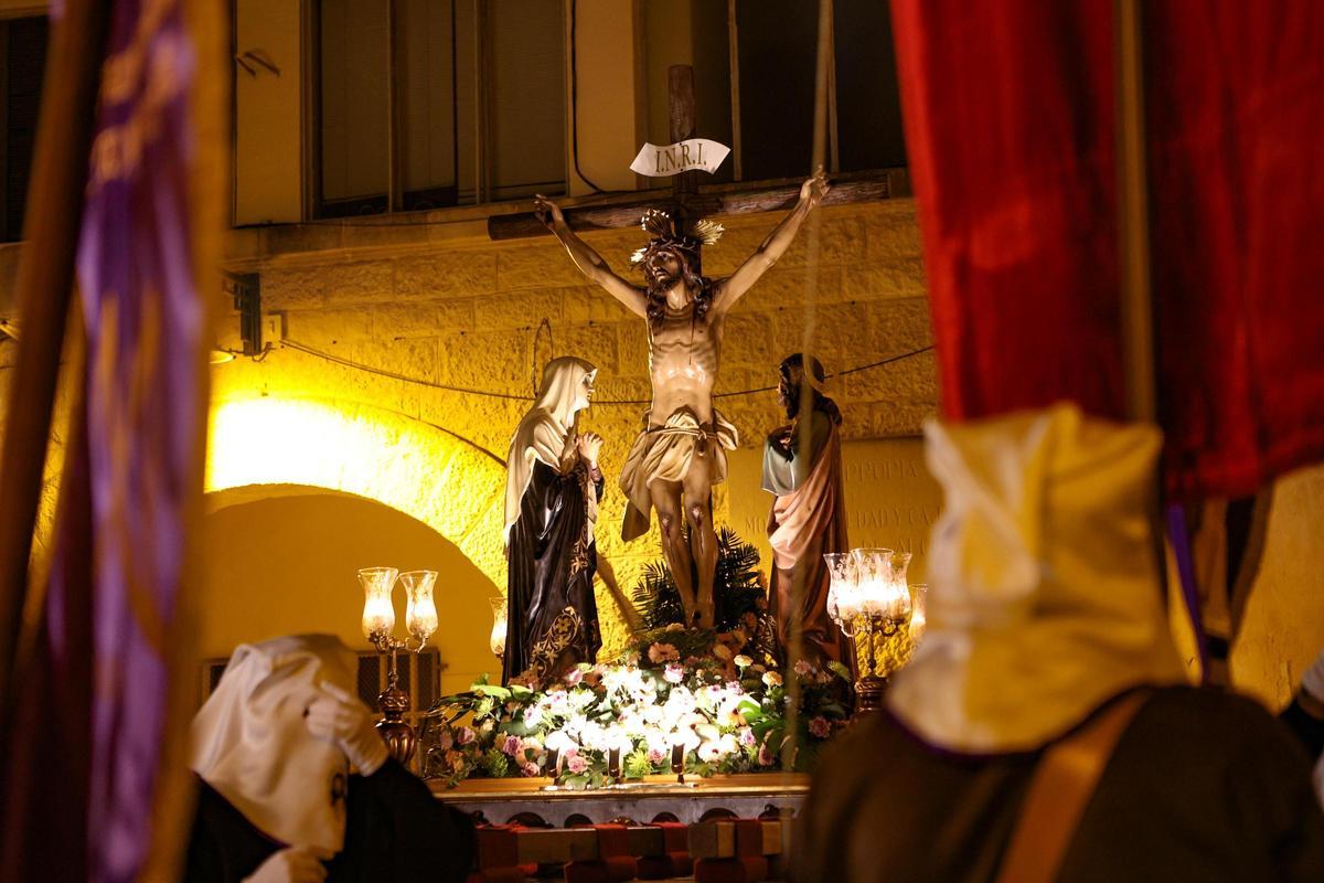 Cantos en Alcoy para rasgar el silencio