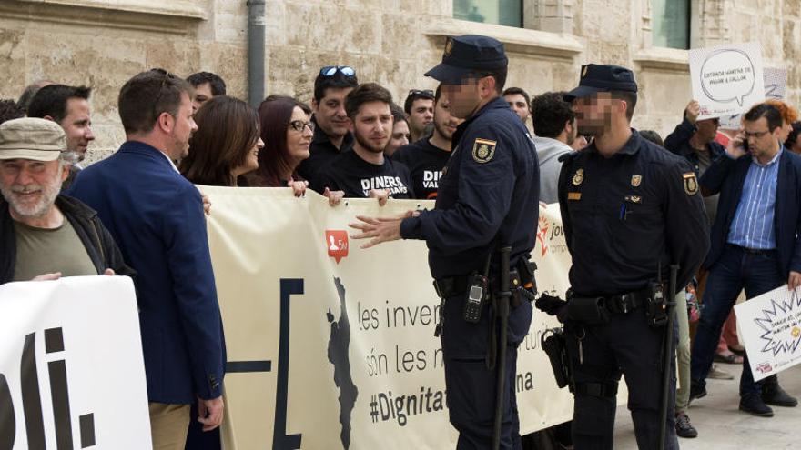 Identifican a Amigó tras hablar en valenciano a un policía