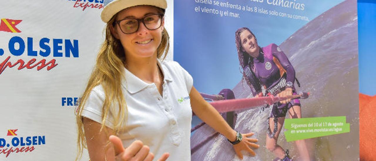 Gisela Pulido tras completar el desafío de unir los 380 kilómetros que separan las ocho islas.