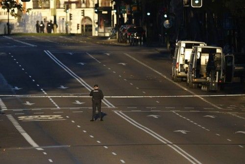 Empotra un coche con bombonas de butano en la sede del PP de Madrid.