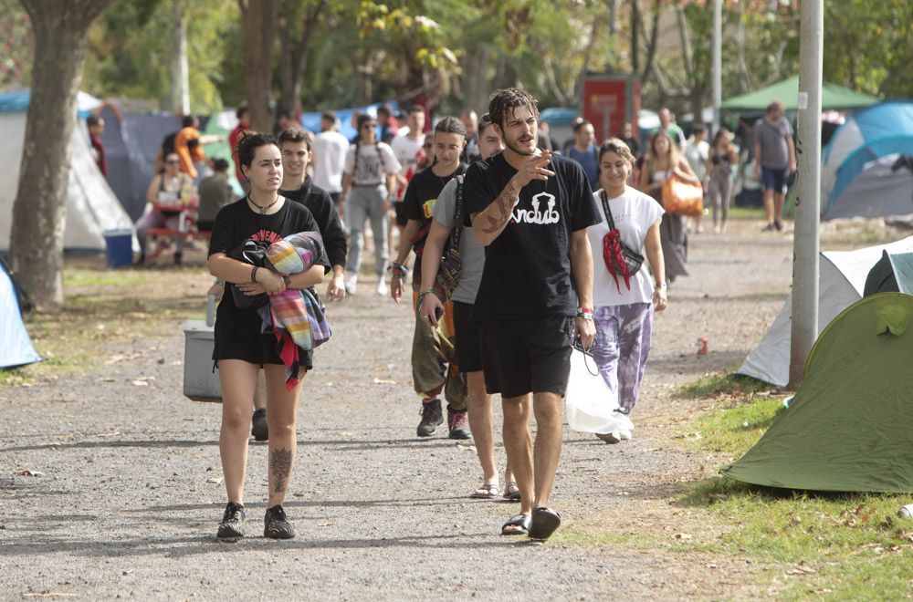 Segundo día de acampada en el festival Festardor del Port de Sagunt.