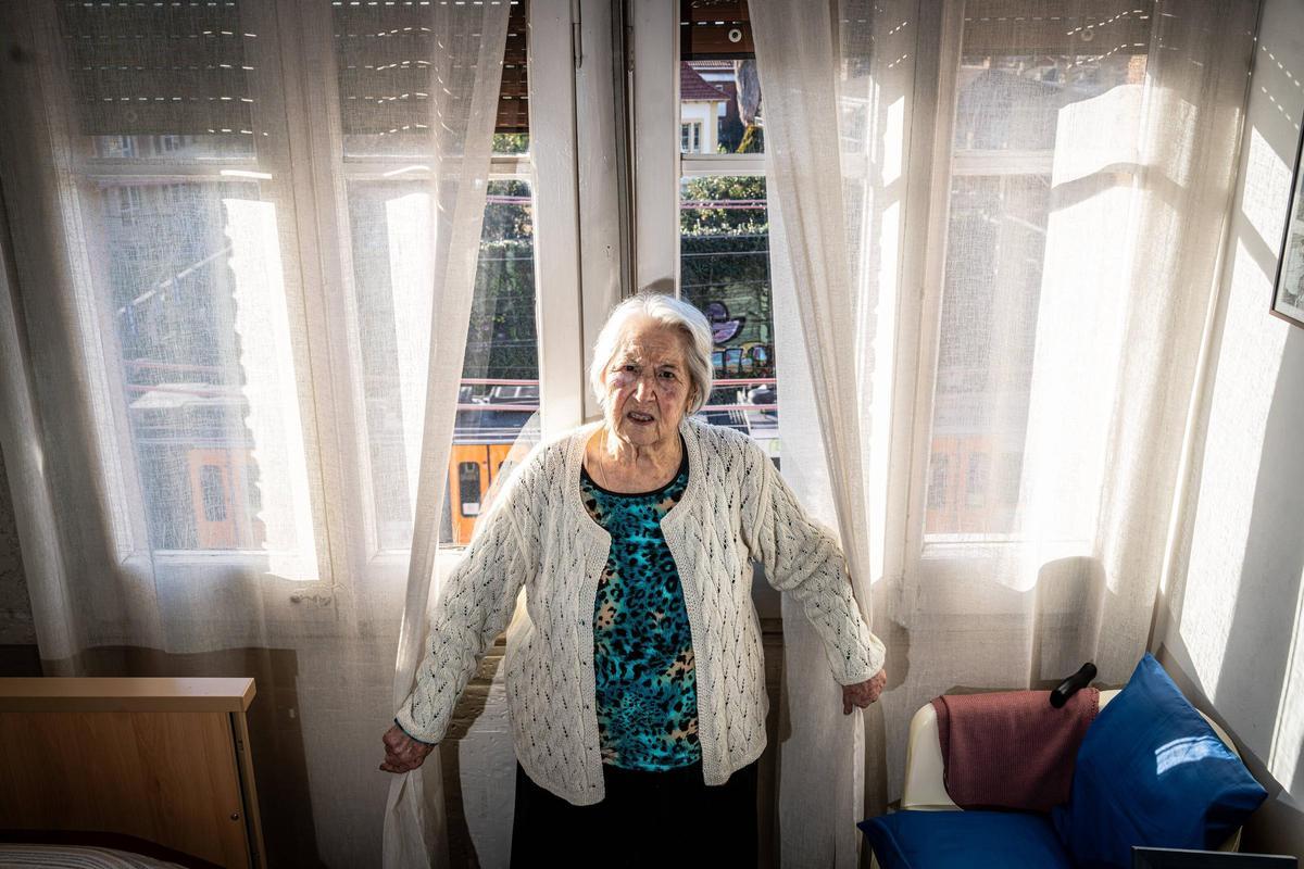 Assumpció en su habitación en el bloque de Sant Cugat que quieren derribar
