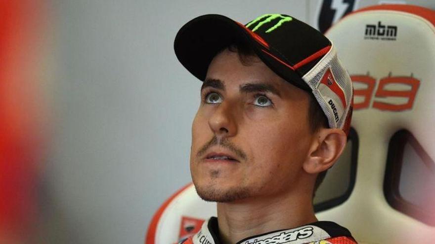 Lorenzo aplaza su idea de ayudar a su compañero Dovizioso