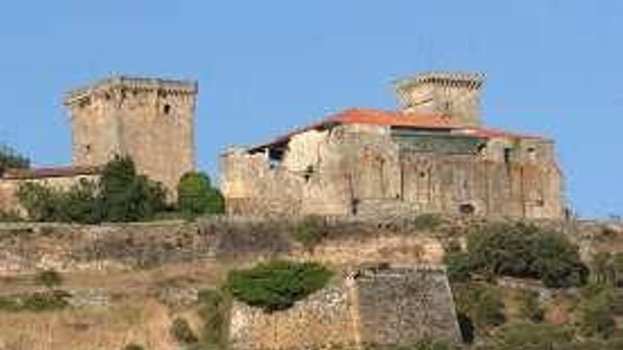 Castillo de Monterrei.  // J. Regal