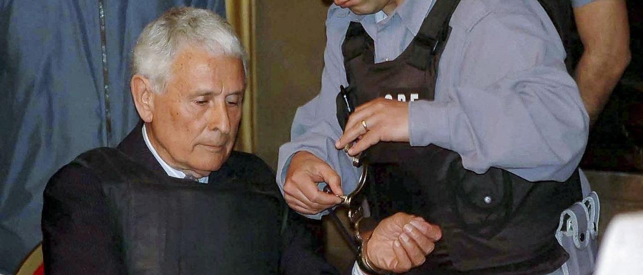 El represor argentino Miguel Etchecolatz, durante el juicio por crímenes de lesa humanidad.