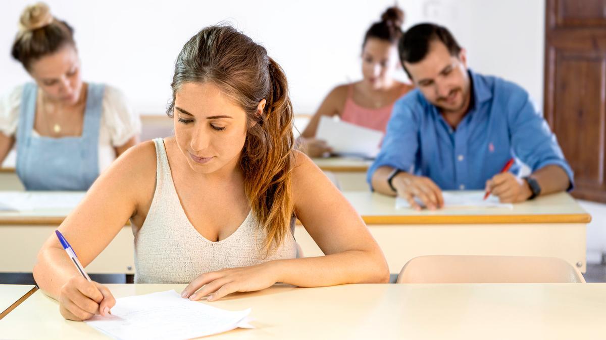 El Centro de Educación Superior Felipe Moreno-Nebrija ofrece dos titulaciones universitarias oficiales que te abrirán las puertas del mundo laboral relacionado con el turismo.