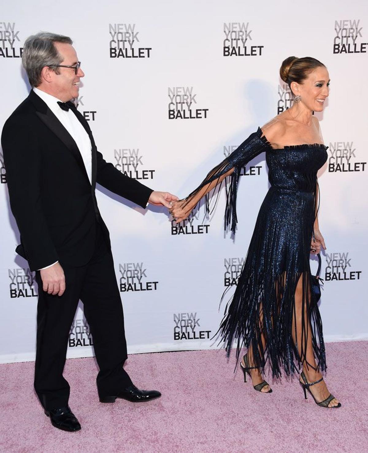 Sarah Jessica Parker junto a su marido con vestido de Monse